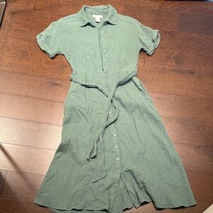 Elegant Sage Button-Up Midi Dress